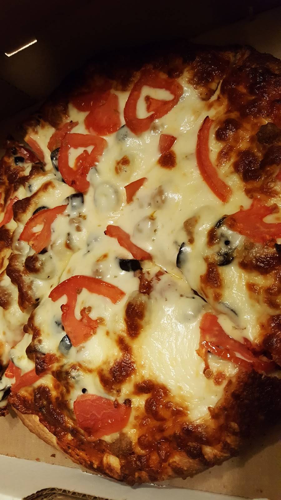 Moes Famous Pizza | meal delivery | 102 McEwen Ave, Ottawa, ON K2B 5K7, Canada | 6137260726 OR +1 613-726-0726