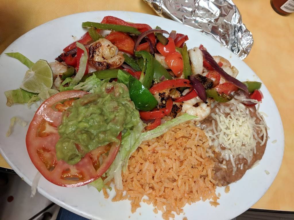 Chunkys Taqueria & Grill | restaurant | 701 Sonoma Mountain Pkwy, Petaluma, CA 94954, USA | 7077753325 OR +1 707-775-3325