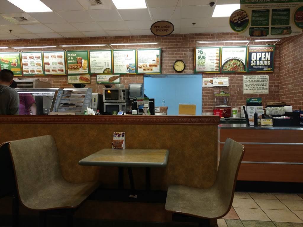 Subway | meal takeaway | Must Have Base Access, 2601 Ohio St, Silverdale, WA 98315, USA | 3607795656 OR +1 360-779-5656