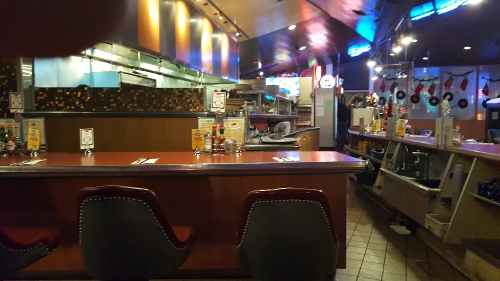 Diner On Main | restaurant | 201 W Main St, Alhambra, CA 91801, USA | 6262813488 OR +1 626-281-3488