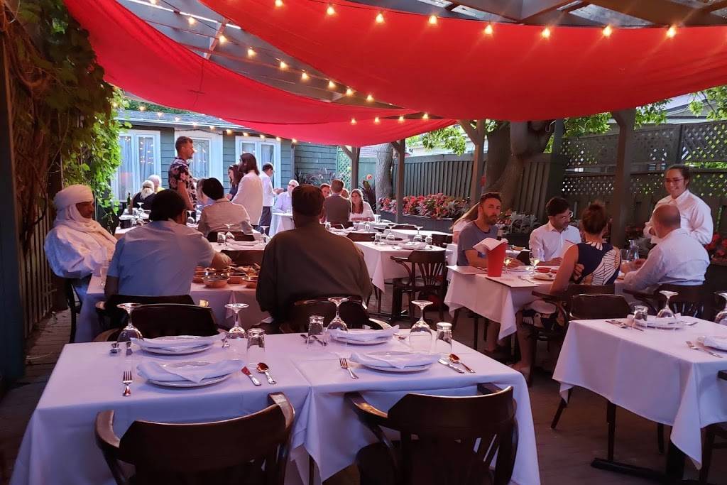 Restaurant Mont Liban | restaurant | 236 Rue Champlain, Saint-Jean-sur-Richelieu, QC J3B 6V8, Canada | 4503466636 OR +1 450-346-6636