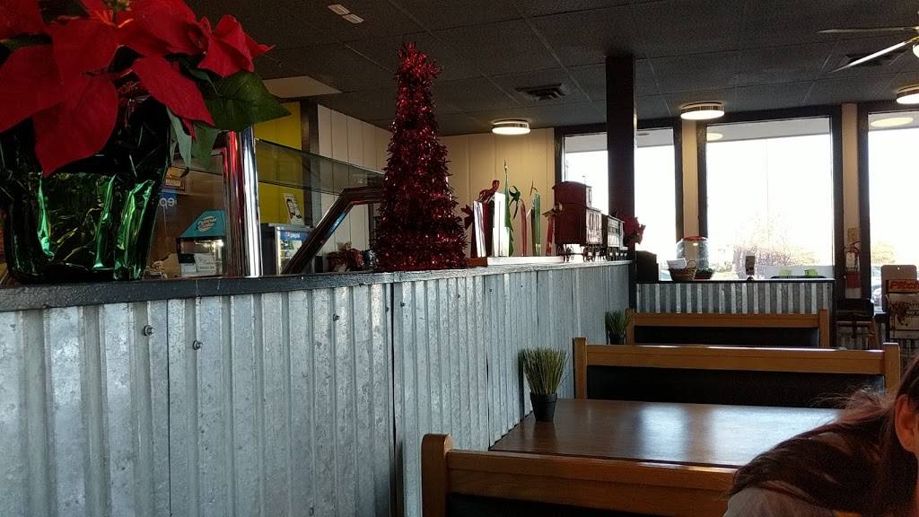 Chartroose Caboose | restaurant | 10636 Metcalf Ave, Overland Park, KS 66212, USA | 9133413631 OR +1 913-341-3631