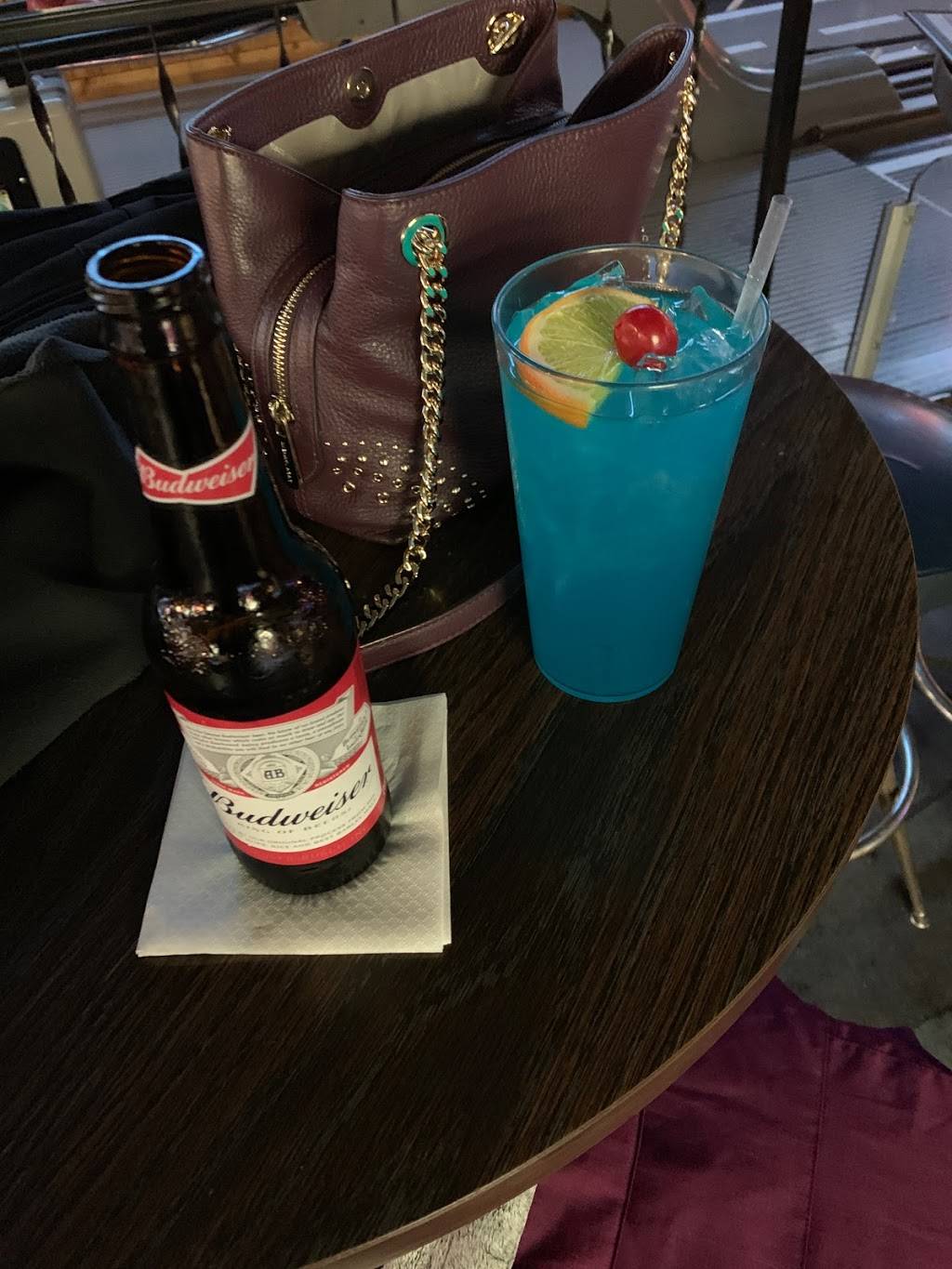 Bubbaz Bar & Grill | restaurant | 10030 E Washington St #120, Indianapolis, IN 46229, USA | 3178987574 OR +1 317-898-7574