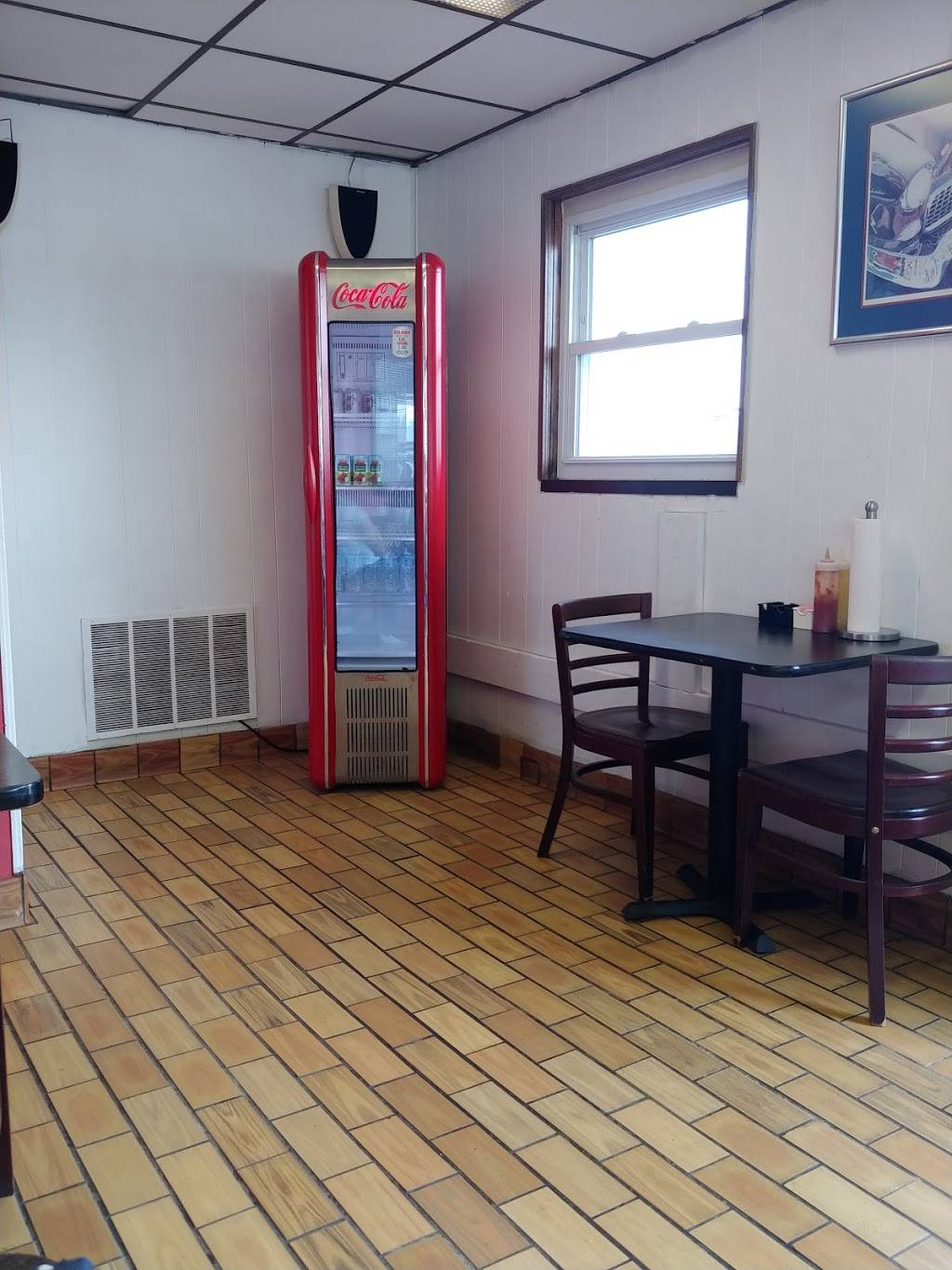 50s Drive-In Inc. | restaurant | 8510 M-140, South Haven, MI 49090, USA | 2696371954 OR +1 269-637-1954