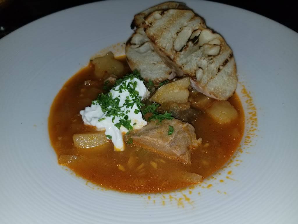 West Oak Nosh | restaurant | 10 W Oak St, Lodi, CA 95240, USA | 2092248157 OR +1 209-224-8157