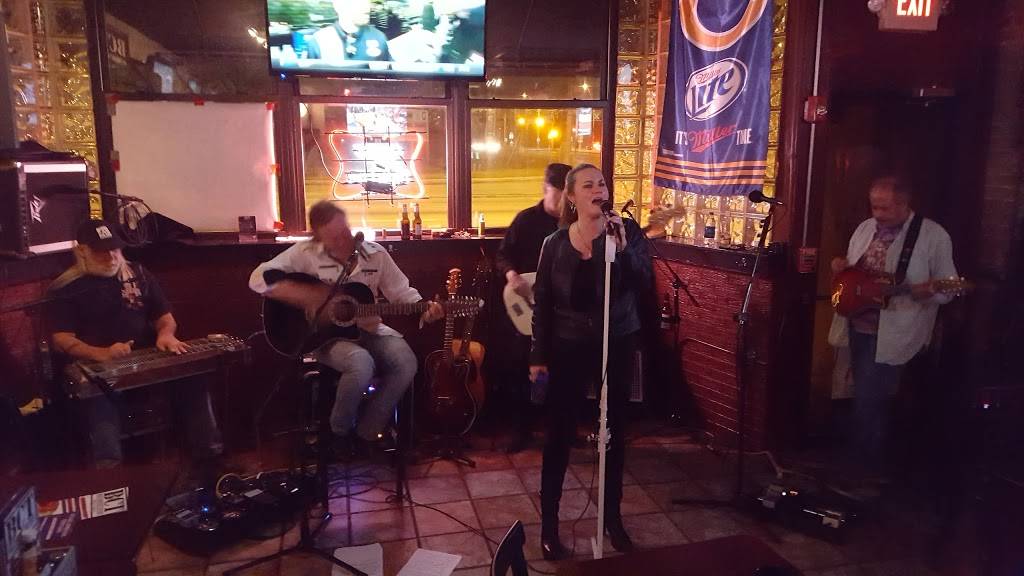 Big Corner Tavern | restaurant | 8405 Cermak Rd, North Riverside, IL 60546, USA | 7084475000 OR +1 708-447-5000