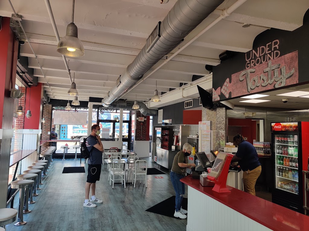 Tasty Burger | restaurant | 40 John F. Kennedy St, Cambridge, MA 02138, USA | 6177141590 OR +1 617-714-1590