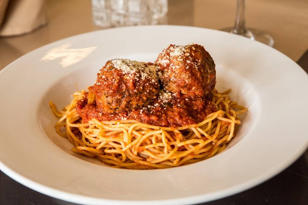 Ginos Trattoria Per Tutti | restaurant | 15215 Collier Blvd, Naples, FL 34119, USA | 2393549955 OR +1 239-354-9955