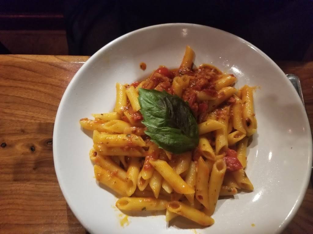 Pinos Italian Dining | restaurant | 3800 S Tamiami Trail #9-10, Sarasota, FL 34239, USA | 9413661440 OR +1 941-366-1440