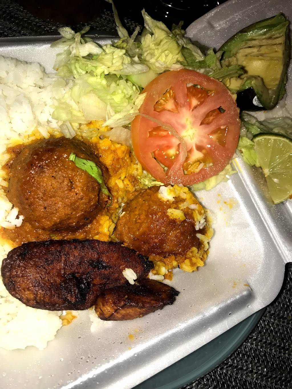 Empanadas El Gustazo Restaurante | restaurant | 4215 College Point Blvd, Flushing, NY 11355, USA | 7186611080 OR +1 718-661-1080