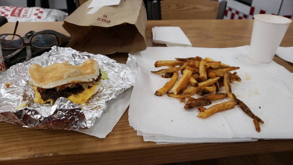 Five Guys | meal takeaway | 6134 Arlington Blvd, Falls Church, VA 22044, USA | 5713883920 OR +1 571-388-3920