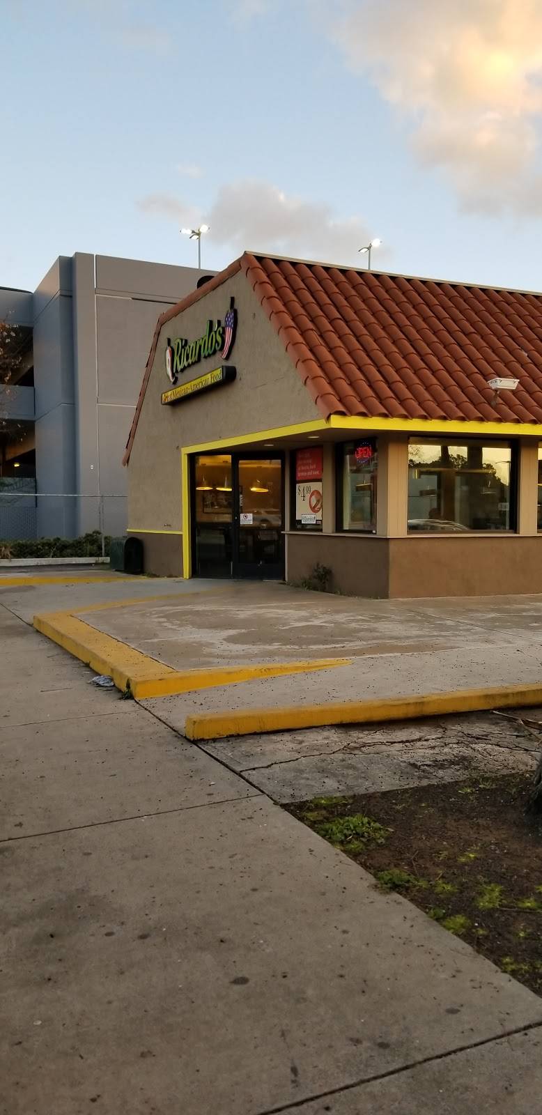 Ricardos | restaurant | 3940 University Ave, Riverside, CA 92501, USA | 9517847070 OR +1 951-784-7070