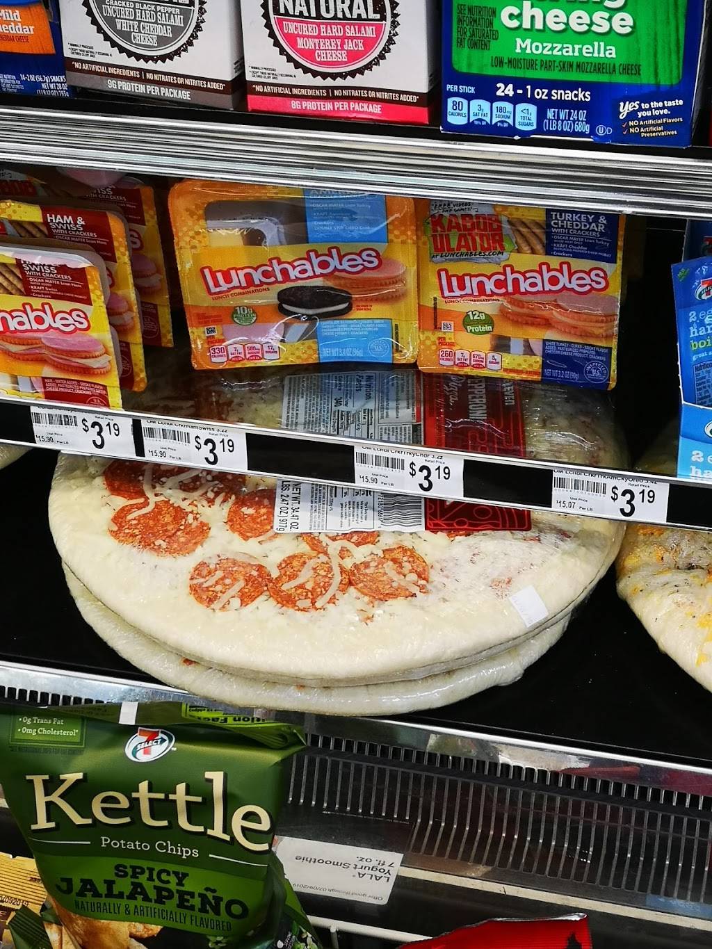 7-Eleven | bakery | 7729 Sundays Ln, Frederick, MD 21702, USA | 3018985000 OR +1 301-898-5000