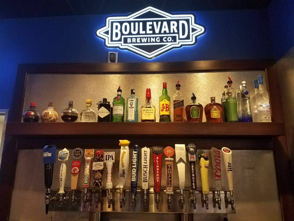 Blue 42 Sports Bar and Grill | restaurant | 629 Ellis Blvd NW, Cedar Rapids, IA 52405, USA | 3198262996 OR +1 319-826-2996