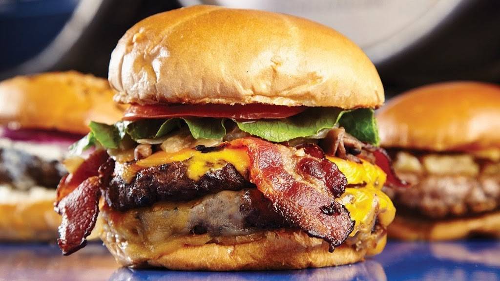 Point Burger Bar Pewaukee | restaurant | W229N1400 Westwood Dr, Waukesha, WI 53186, USA | 2629559192 OR +1 262-955-9192
