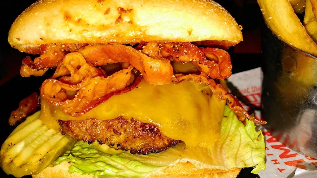 Red Robin Gourmet Burgers and Brews | restaurant | 250 Granite St Unit 1094E, Braintree, MA 02184, USA | 7813486103 OR +1 781-348-6103