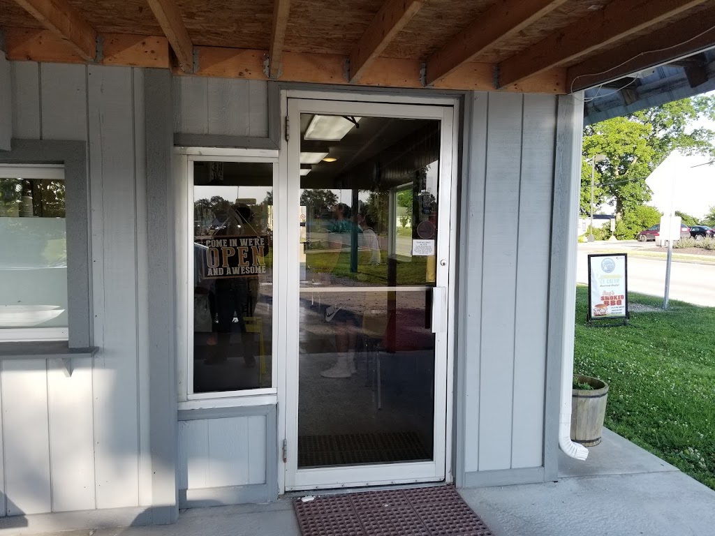 Tastee Treat Drive-In | restaurant | 423 E Main St, Mt Sterling, IL 62353, USA | 2177732543 OR +1 217-773-2543