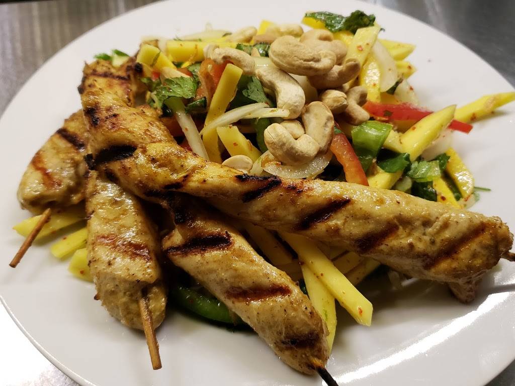 Phở Đông Gia Việt Thái Restaurant Halal | restaurant | 256 Browns Line, Etobicoke, ON M8W 1X1, Canada | 6479965744 OR +1 647-996-5744