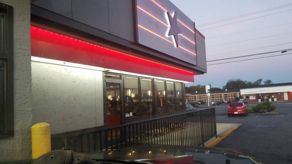 Hardees | restaurant | 701 S Cumberland St, Lebanon, TN 37087, USA | 6154430324 OR +1 615-443-0324