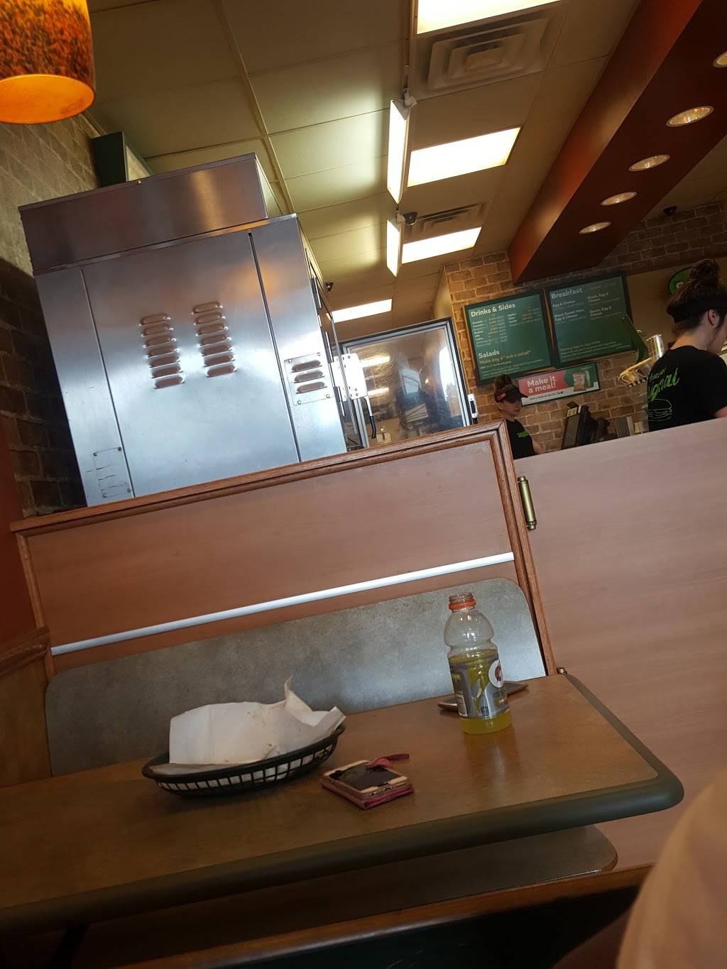 Subway | restaurant | 477 Center St, Ludlow, MA 01056, USA | 4135478370 OR +1 413-547-8370