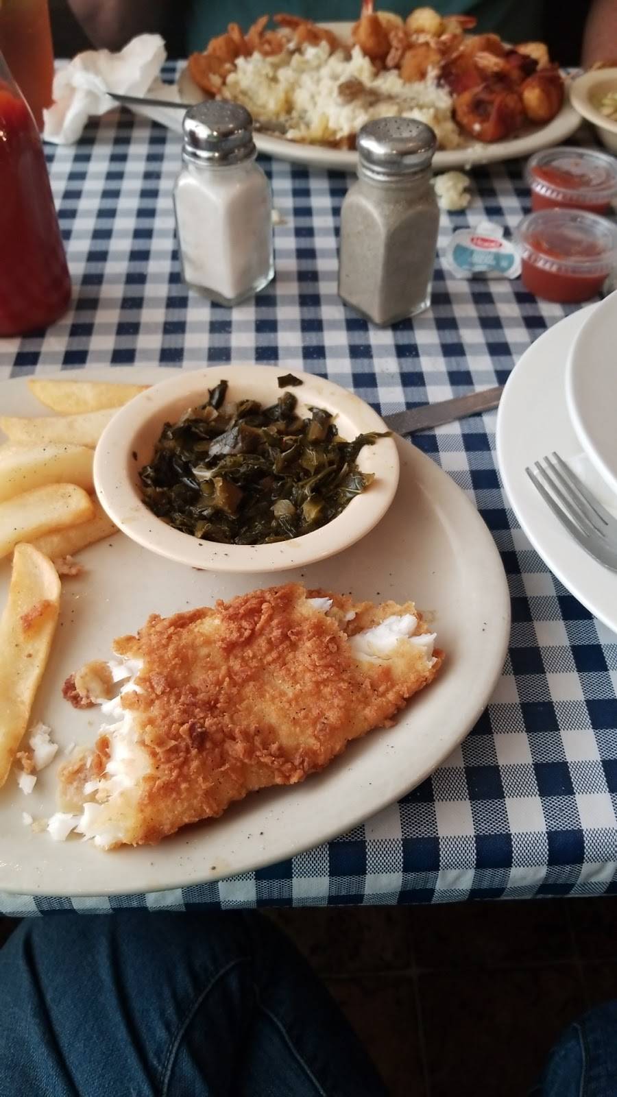 Easterbys Family Grille | restaurant | 2388 Ashley River Rd, Charleston, SC 29414, USA | 8435565707 OR +1 843-556-5707