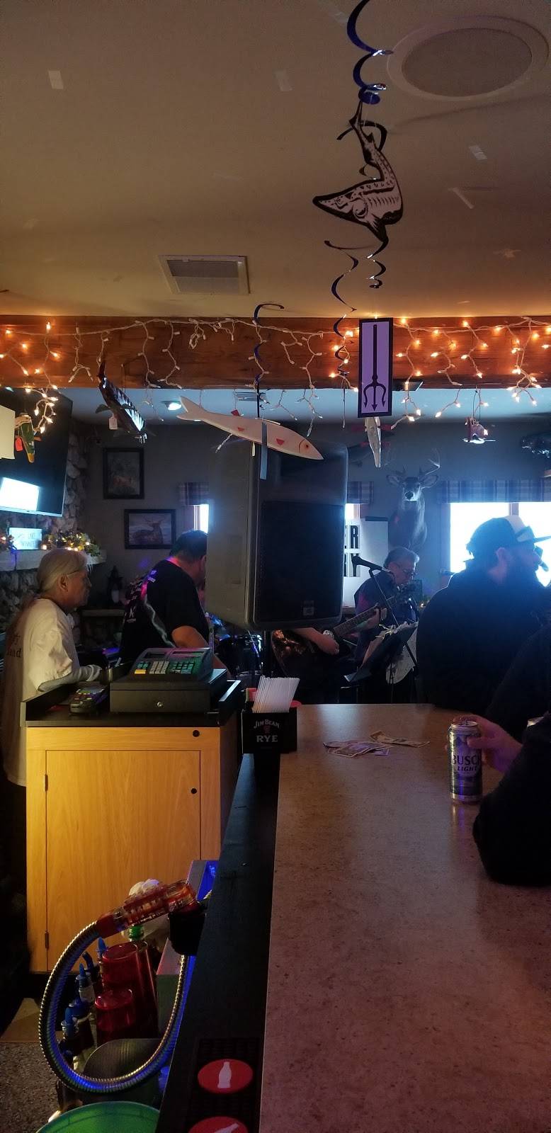 Fishtail Inn Bar & Grill | restaurant | W5636 Co Rd EE, Hilbert, WI 54129, USA | 9204391565 OR +1 920-439-1565