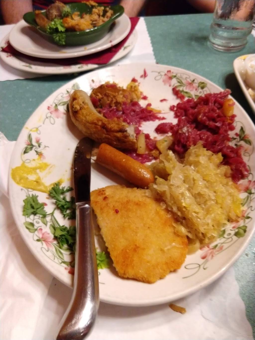 Schnitzel Platz | restaurant | 729 North Ave, Glendale Heights, IL 60139, USA | 6309429900 OR +1 630-942-9900