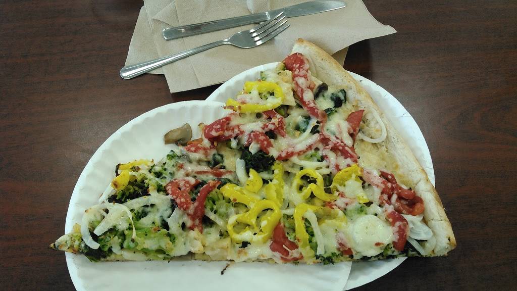 Zettis Pizza & Pasta | restaurant | 4621 Maple Rd, Buffalo, NY 14226, USA | 7166918535 OR +1 716-691-8535