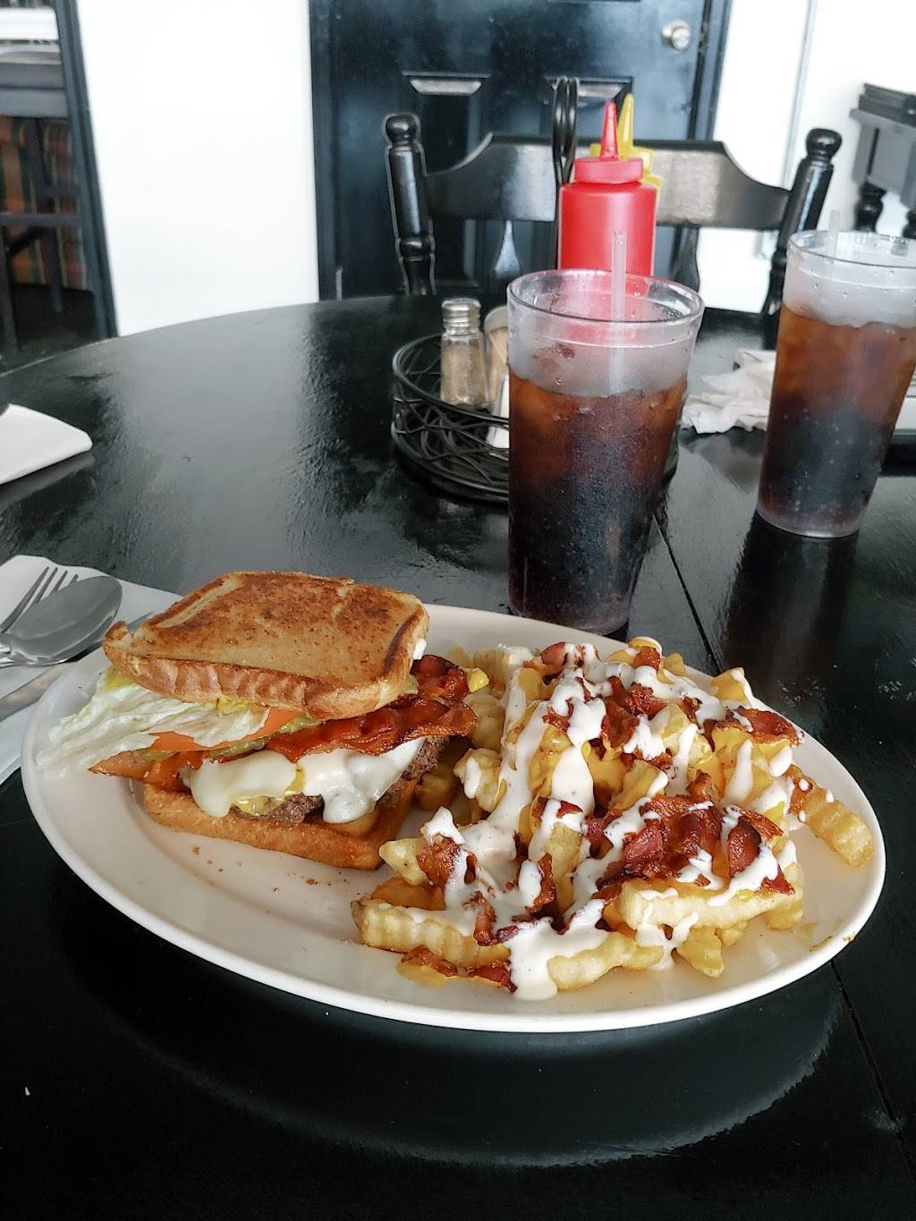 C.J.s Cafe & Lounge LLC | restaurant | 2645 Forbes Dr, Montgomery, AL 36110, USA | 3345935810 OR +1 334-593-5810