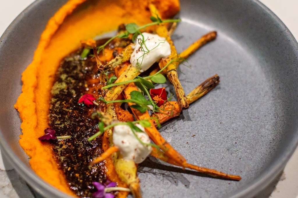 Ivy By The Lake | restaurant | 46110 Lake Center Plaza, Sterling, VA 20165, USA | 5715264626 OR +1 571-526-4626