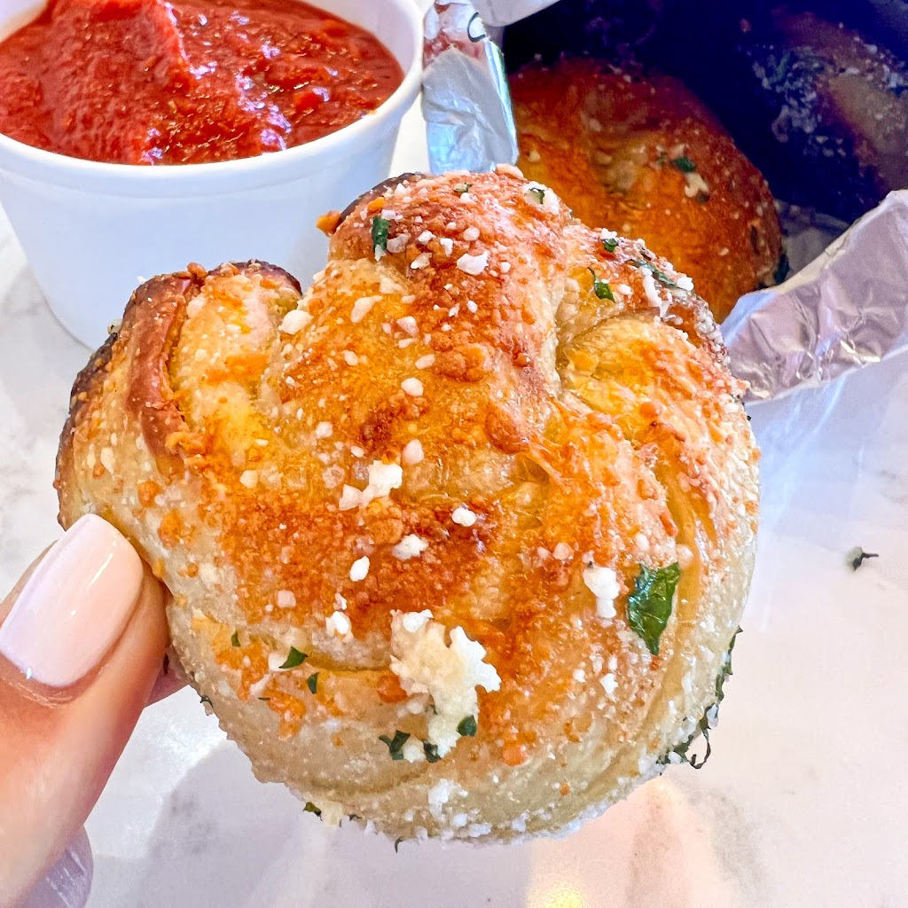 Wizard of Za | restaurant | 1200 Brown St Suite 150, Dayton, OH 45409, USA | 9378132156 OR +1 937-813-2156