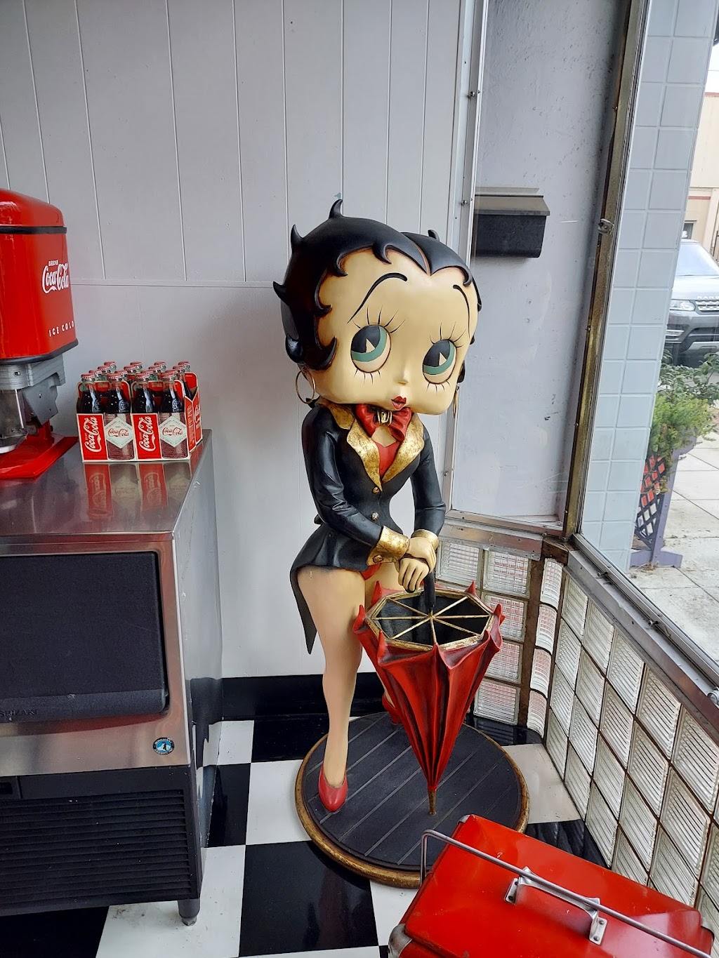 Dutch Mill Cafe | cafe | 206 Main Ave, Tillamook, OR 97141, USA | 5038421277 OR +1 503-842-1277