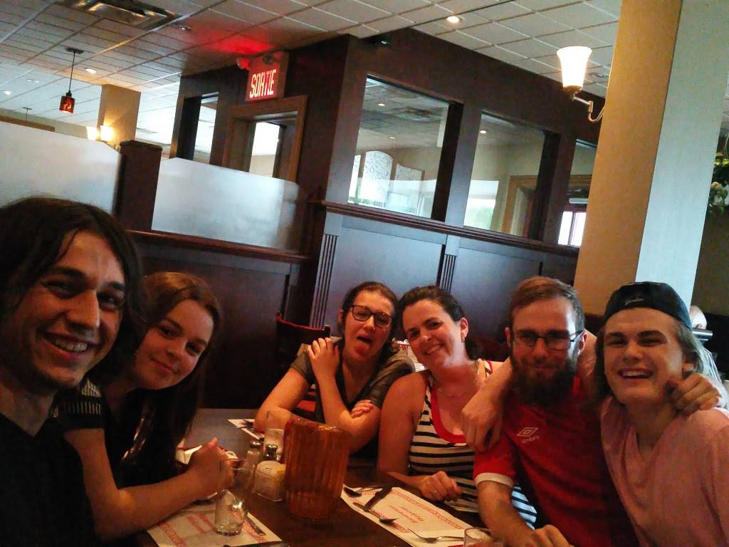 Resto Château St-Césaire | restaurant | 1011-1015 QC-112, Saint-Césaire, QC J0L 1T0, Canada | 4509471300 OR +1 450-947-1300