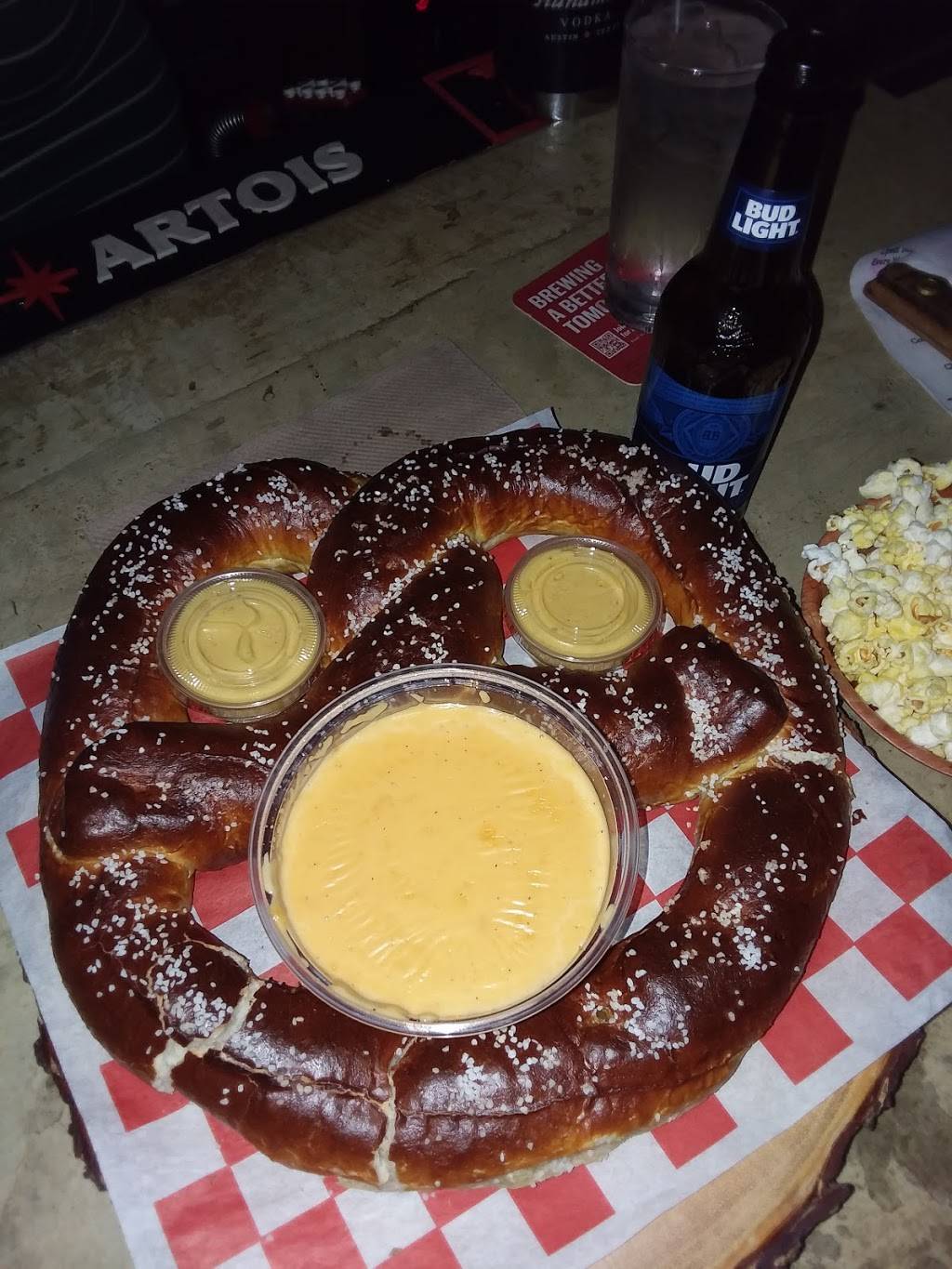 TinRoof | restaurant | 1155 S Plymouth Ave, Rochester, NY 14608, USA | 5856858205 OR +1 585-685-8205