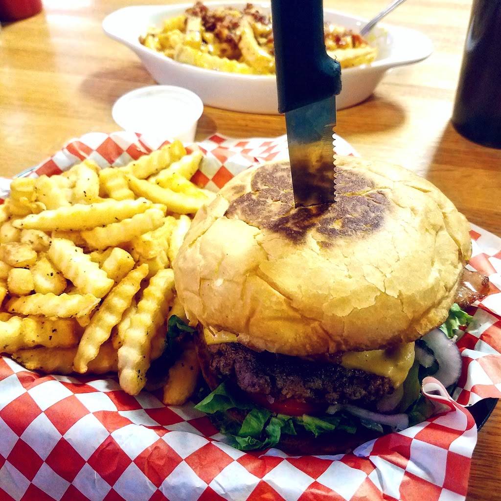 Big Robs Burgers | restaurant | 130 Kirkham Cir, Kyle, TX 78640, USA | 5122620332 OR +1 512-262-0332