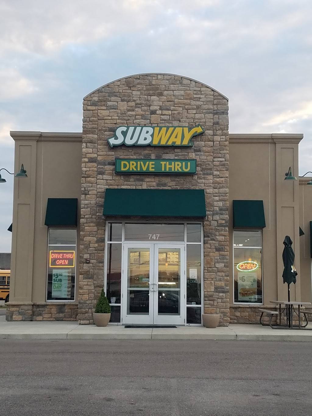 Subway Restaurants | restaurant | 747 W Cherry St, Sunbury, OH 43074, USA | 7409652244 OR +1 740-965-2244
