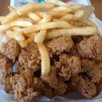 St.Louis Fish & Chicken Grill | restaurant | 149 N Oaks Plaza, St. Louis, MO 63121, USA | 3148333301 OR +1 314-833-3301