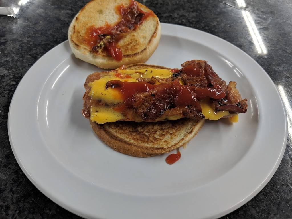 Charlies Hamburgers | restaurant | 237 East MacDade Boulevard, Folsom, PA 19033, USA | 6104614228 OR +1 610-461-4228