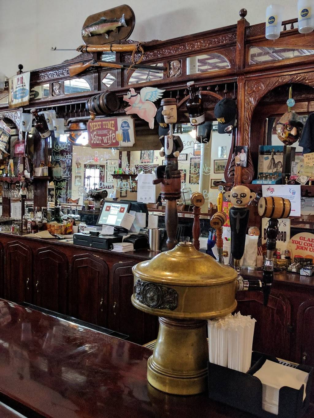 Union Barrel Works | restaurant | 6 N Reamstown Rd, Reamstown, PA 17567, USA | 7173357837 OR +1 717-335-7837