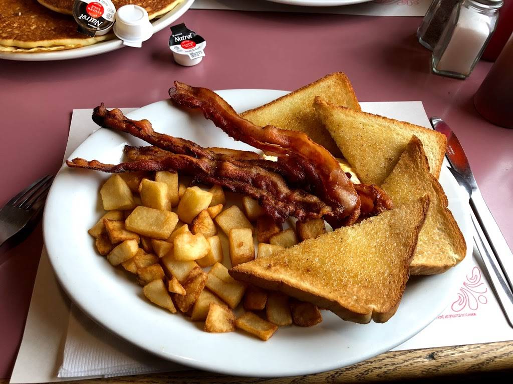 Tincap Restaurant & Plaza | restaurant | 3105 County Rd 29, Brockville, ON K6V 5T4, Canada | 6133454575 OR +1 613-345-4575