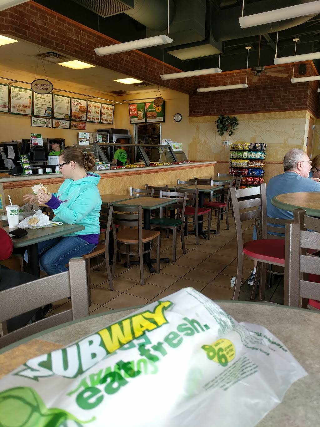 Subway | restaurant | 511 E Broadway, Ashland, MO 65010, USA | 5736570268 OR +1 573-657-0268