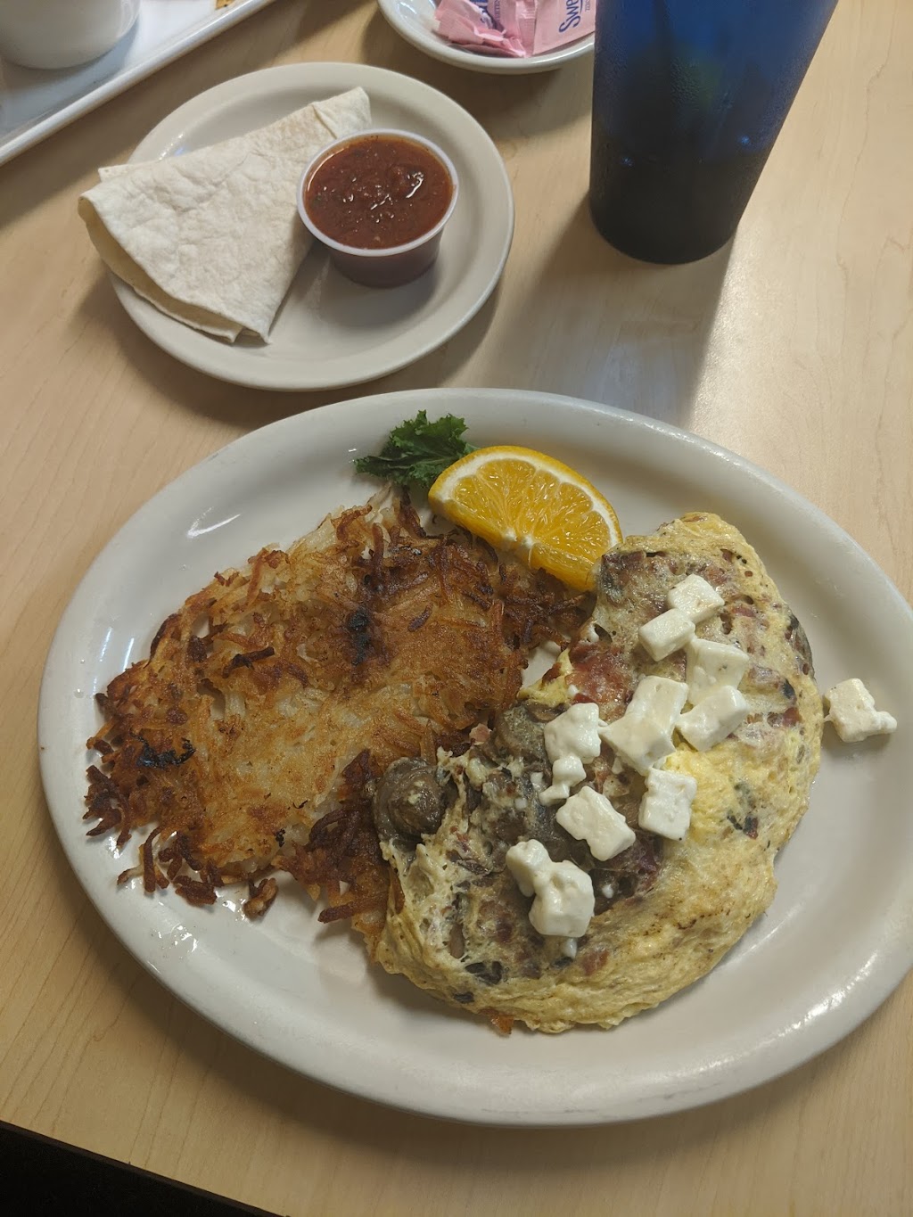 Claires Cafe & Gallery | cafe | 16140 N Oracle Rd, Tucson, AZ 85739, USA | 5208252525 OR +1 520-825-2525