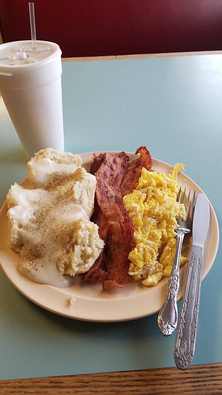 Nashs Caf | restaurant | 575 Main St, Friendship, TN 38034, USA | 7316772460 OR +1 731-677-2460