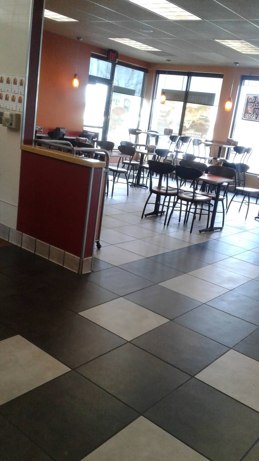 Jack in the Box | restaurant | 986 S Hwy Dr, Fenton, MO 63026, USA | 6363264084 OR +1 636-326-4084