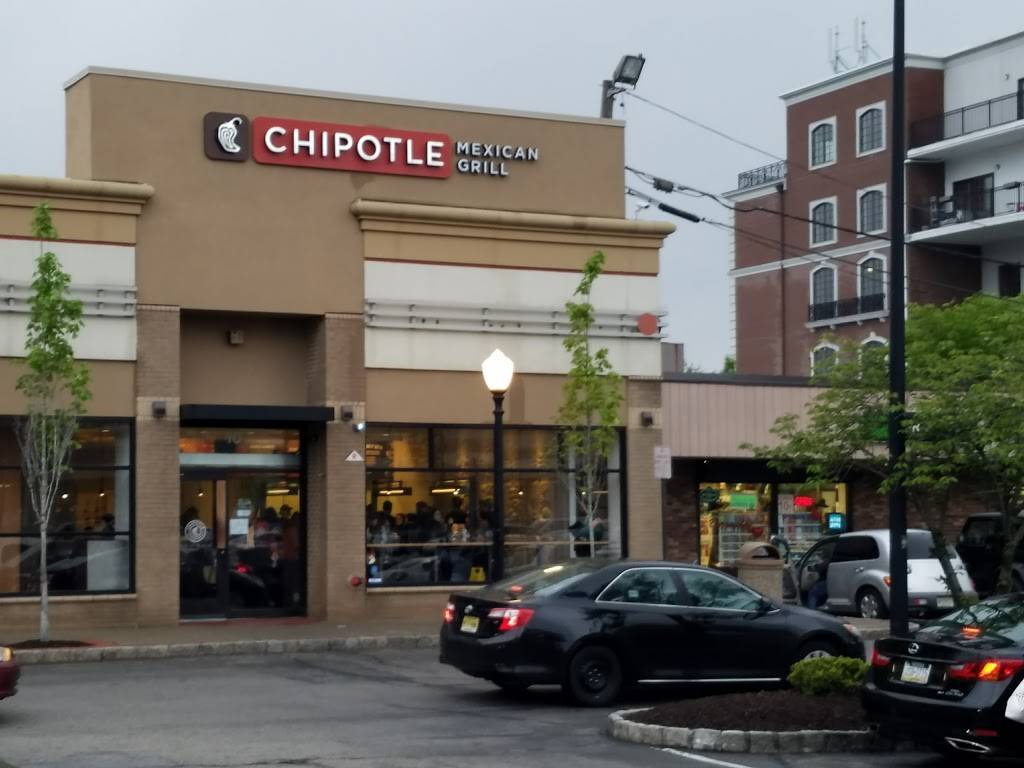 Chipotle Mexican Grill | restaurant | 10 Nathaniel Pl, Englewood, NJ 07631, USA | 2016080287 OR +1 201-608-0287