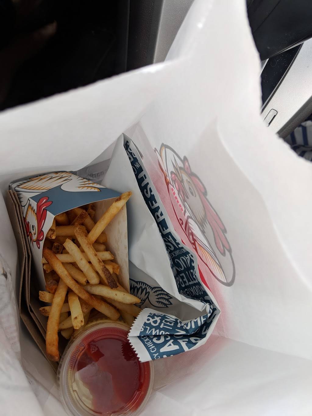 PDQ Restaurant | restaurant | 15646 South La Grange Road, Orland Park, IL 60462, USA | 7086754209 OR +1 708-675-4209