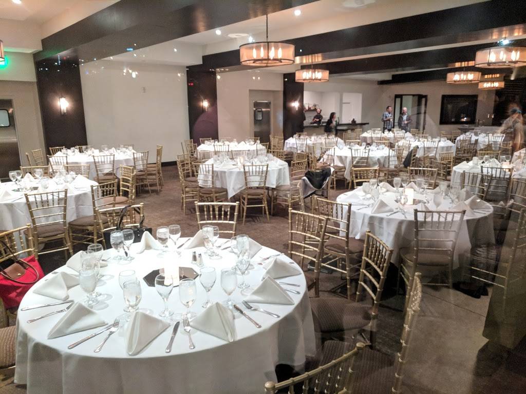 Tom Hams Lighthouse | restaurant | 2150 Harbor Island Dr, San Diego, CA 92101, USA | 6192919110 OR +1 619-291-9110