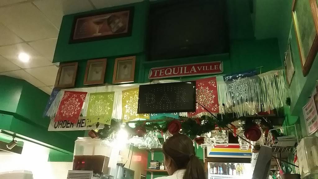 El Burrito Restaurant | restaurant | 6236 Northwest Hwy, Crystal Lake, IL 60014, USA | 8154770751 OR +1 815-477-0751