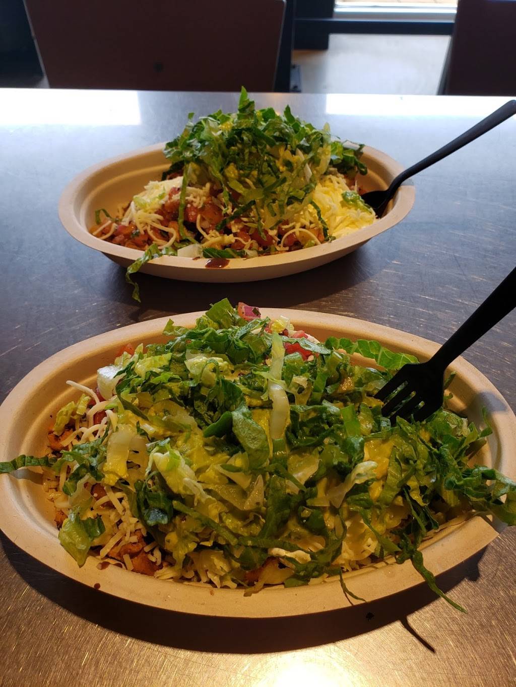 Chipotle Mexican Grill | restaurant | 401 Commerce Dr, Victor, NY 14564, USA | 5857422192 OR +1 585-742-2192