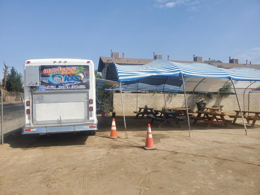 Mariscos Entre Olas | restaurant | 800 E Brundage Ln, Bakersfield, CA 93307, USA | 6613003162 OR +1 661-300-3162